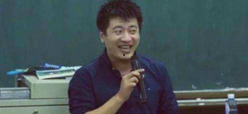 张雪峰老师爆料女儿视频,揭秘明星家庭背后的真实生活  第1张